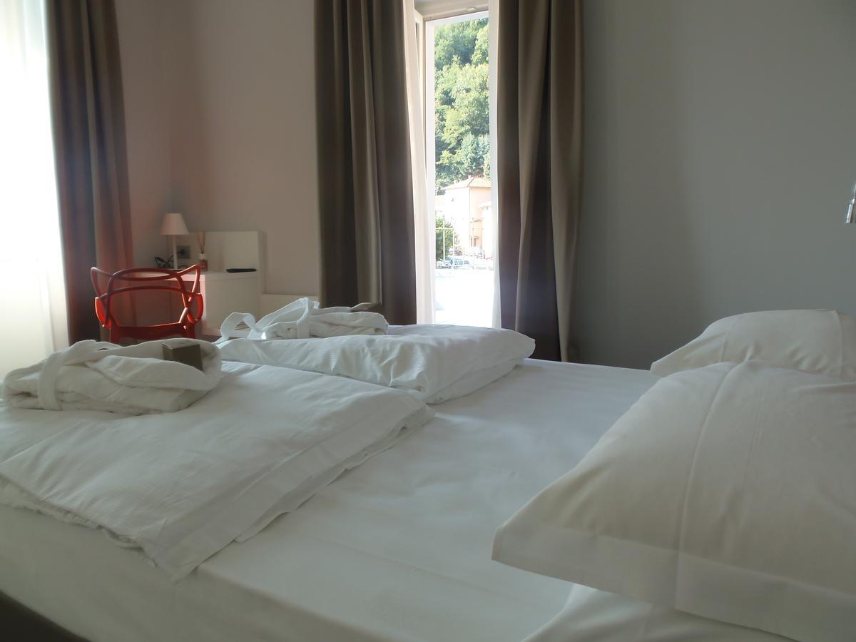 Albergo Dongo Exterior photo