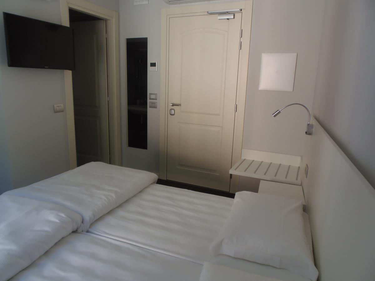 Albergo Dongo Exterior photo