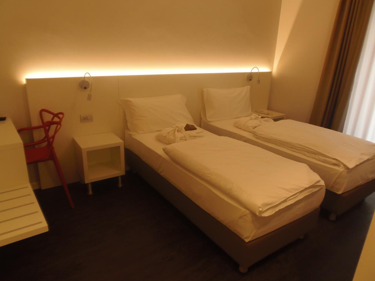 Albergo Dongo Exterior photo